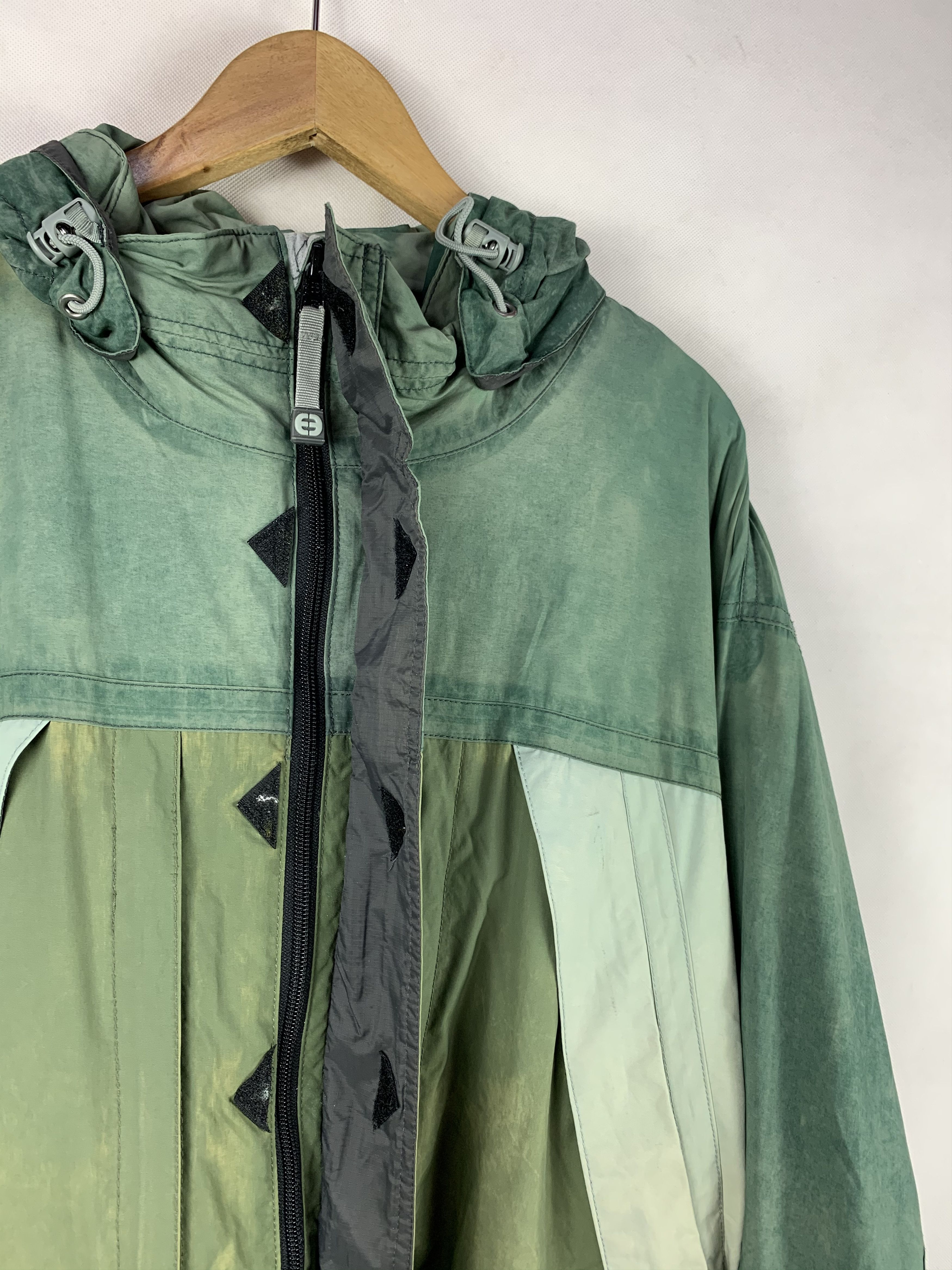 Vintage Offer! Vintage Planet Earth Outerwear Hoodie Jacket Size US L / EU 52-54 / 3 - 18 Thumbnail