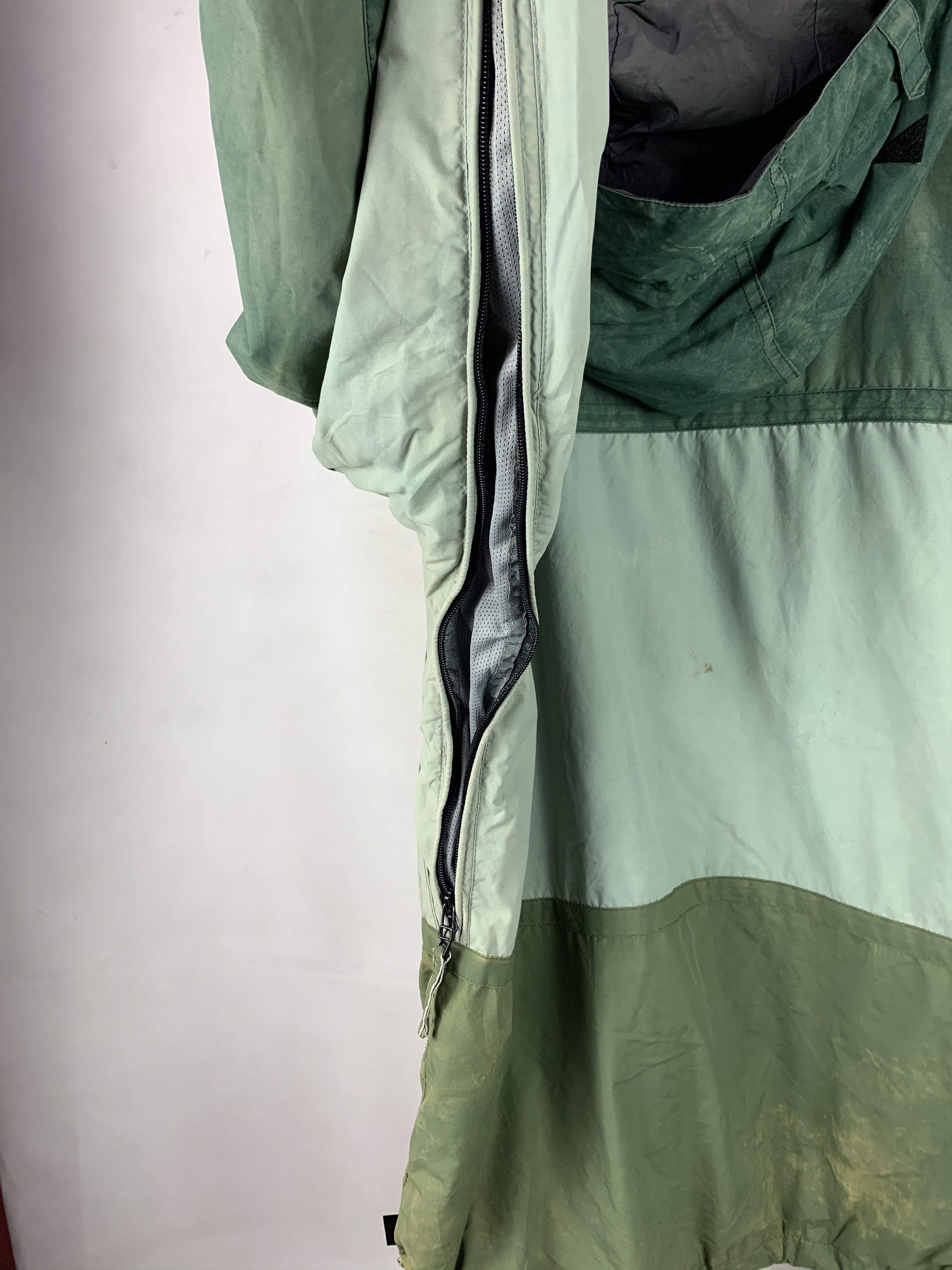 Vintage Offer! Vintage Planet Earth Outerwear Hoodie Jacket Size US L / EU 52-54 / 3 - 15 Thumbnail