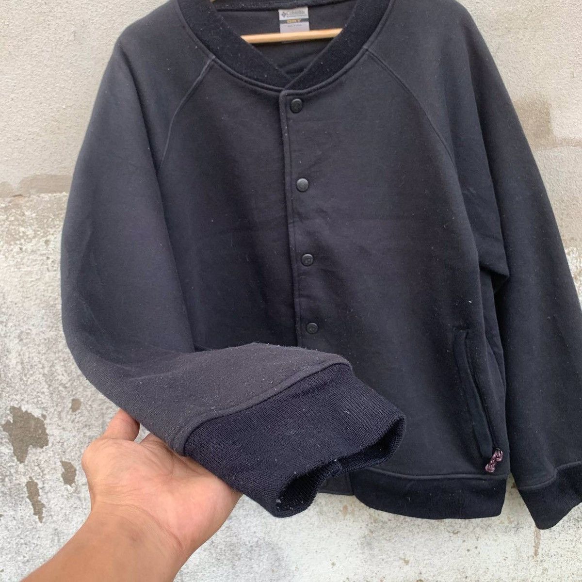 Columbia × Vintage Vintage Columbia Black Sportswear Varsity Jacket Size US L / EU 52-54 / 3 - 3 Thumbnail