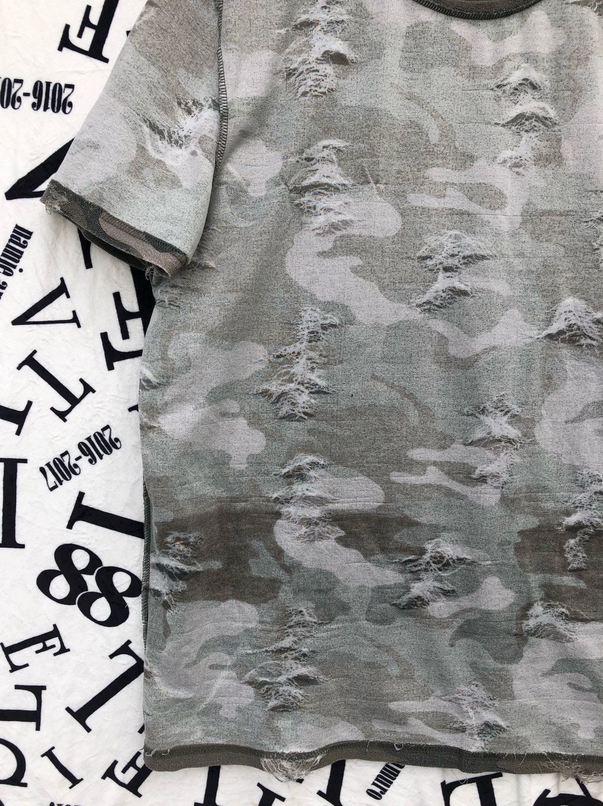 Vintage Tamnoon Men Destroyed Camo Tee