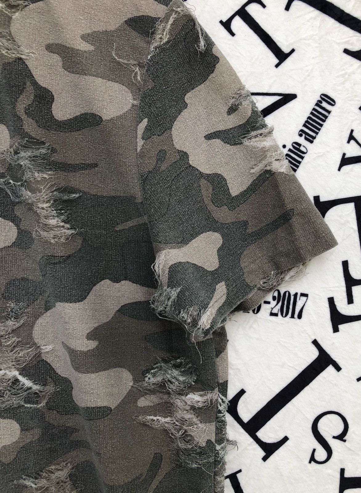 Vintage Tamnoon Men Destroyed Camo Tee