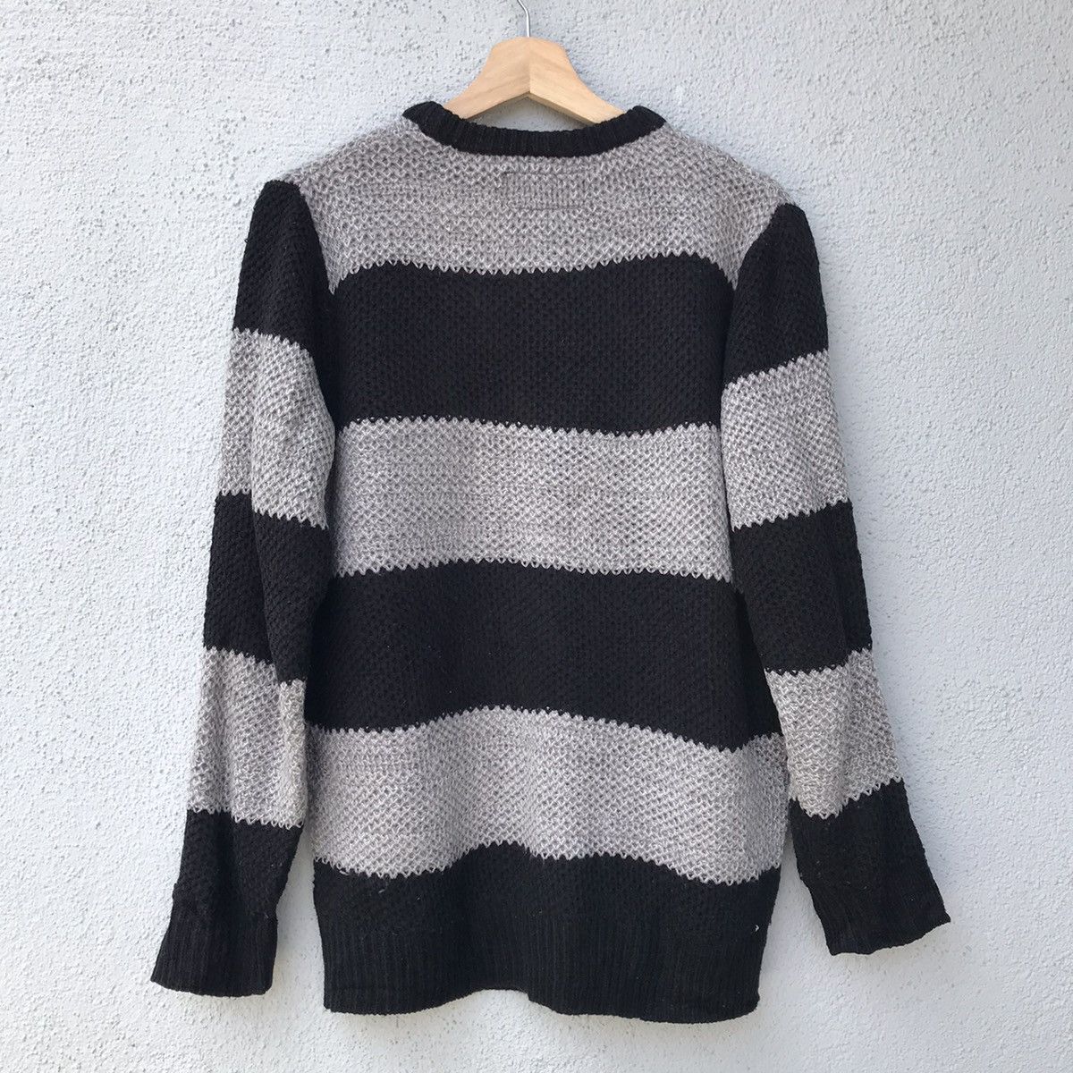 Aran Isles Knitwear Vintage ILLS Striped Embroidery Logo Knitwear Sweater Size US M / EU 48-50 / 2 - 11 Thumbnail