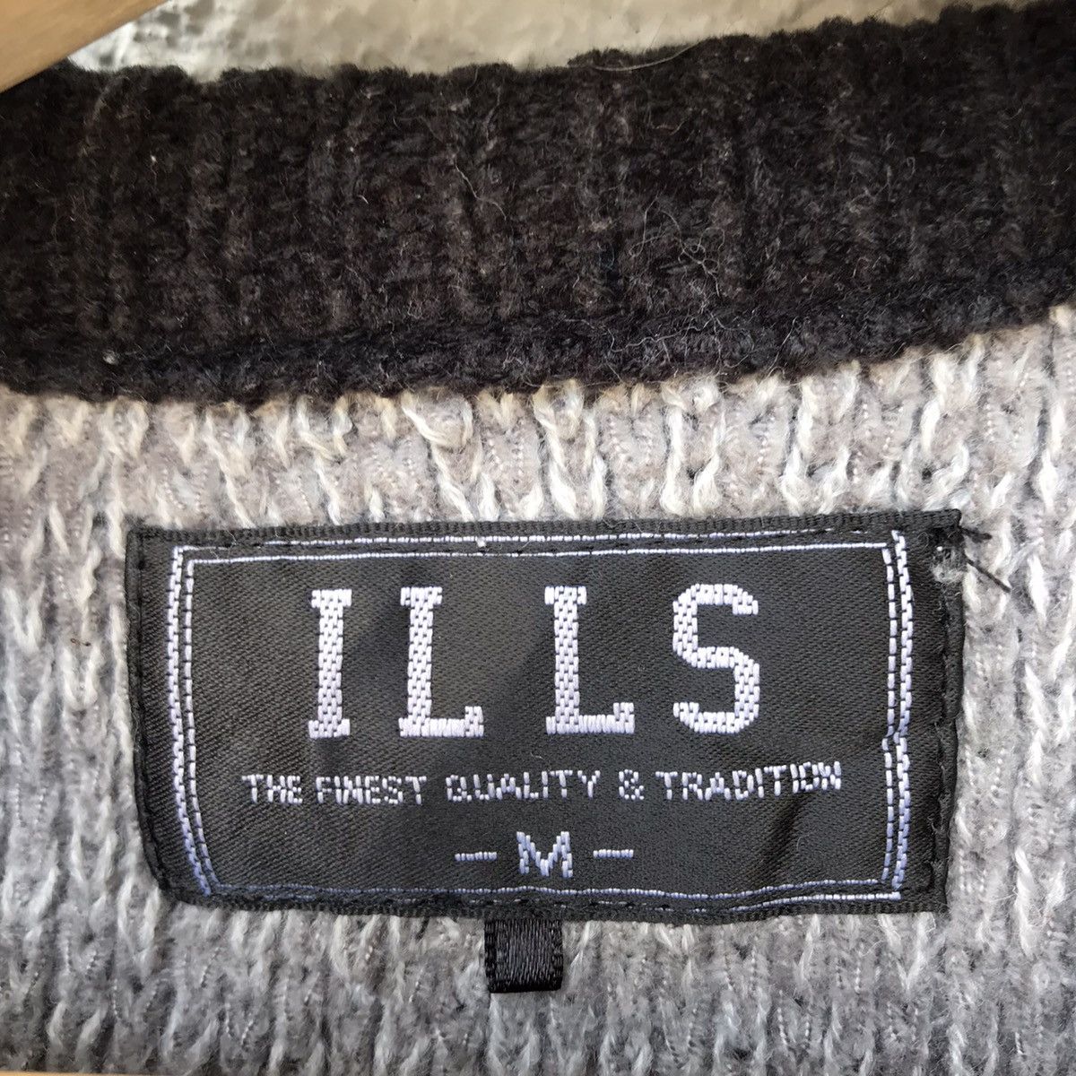 Aran Isles Knitwear Vintage ILLS Striped Embroidery Logo Knitwear Sweater Size US M / EU 48-50 / 2 - 8 Thumbnail