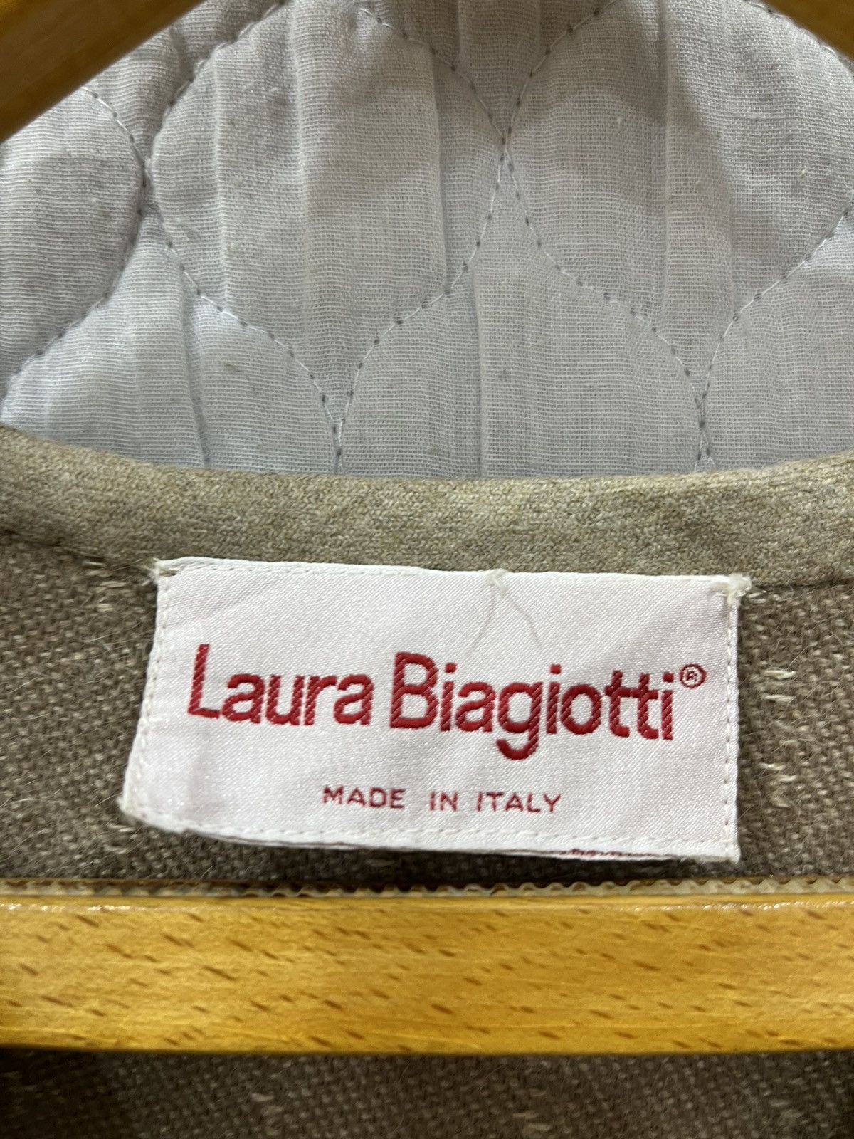 Designer × Laura Biagiotti (ii). LAURA BIAGIOTTI JACKET Size M / US 6-8 / IT 42-44 - 6 Thumbnail
