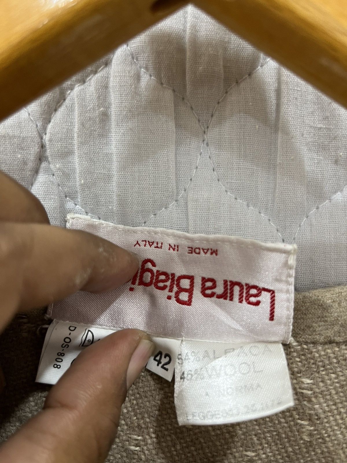 Designer × Laura Biagiotti (ii). LAURA BIAGIOTTI JACKET Size M / US 6-8 / IT 42-44 - 9 Thumbnail