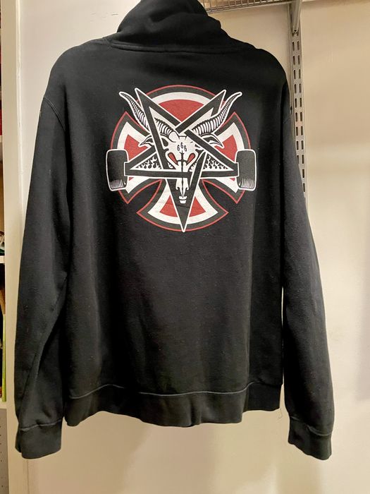 Independent x thrasher hot sale pentagram black hoodie