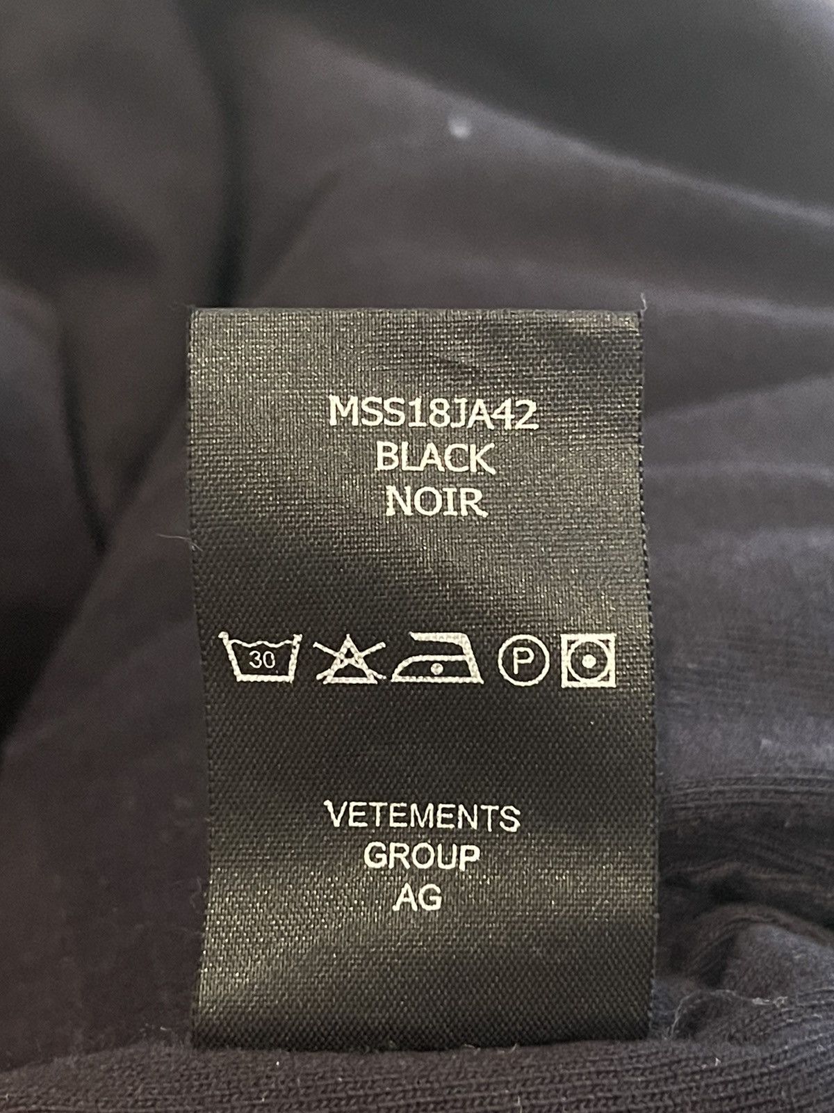 Vetements Vetements 18ss Padded “Weltschmerz & Rammstein” ZipUp Bomber Size US XS / EU 42 / 0 - 5 Thumbnail