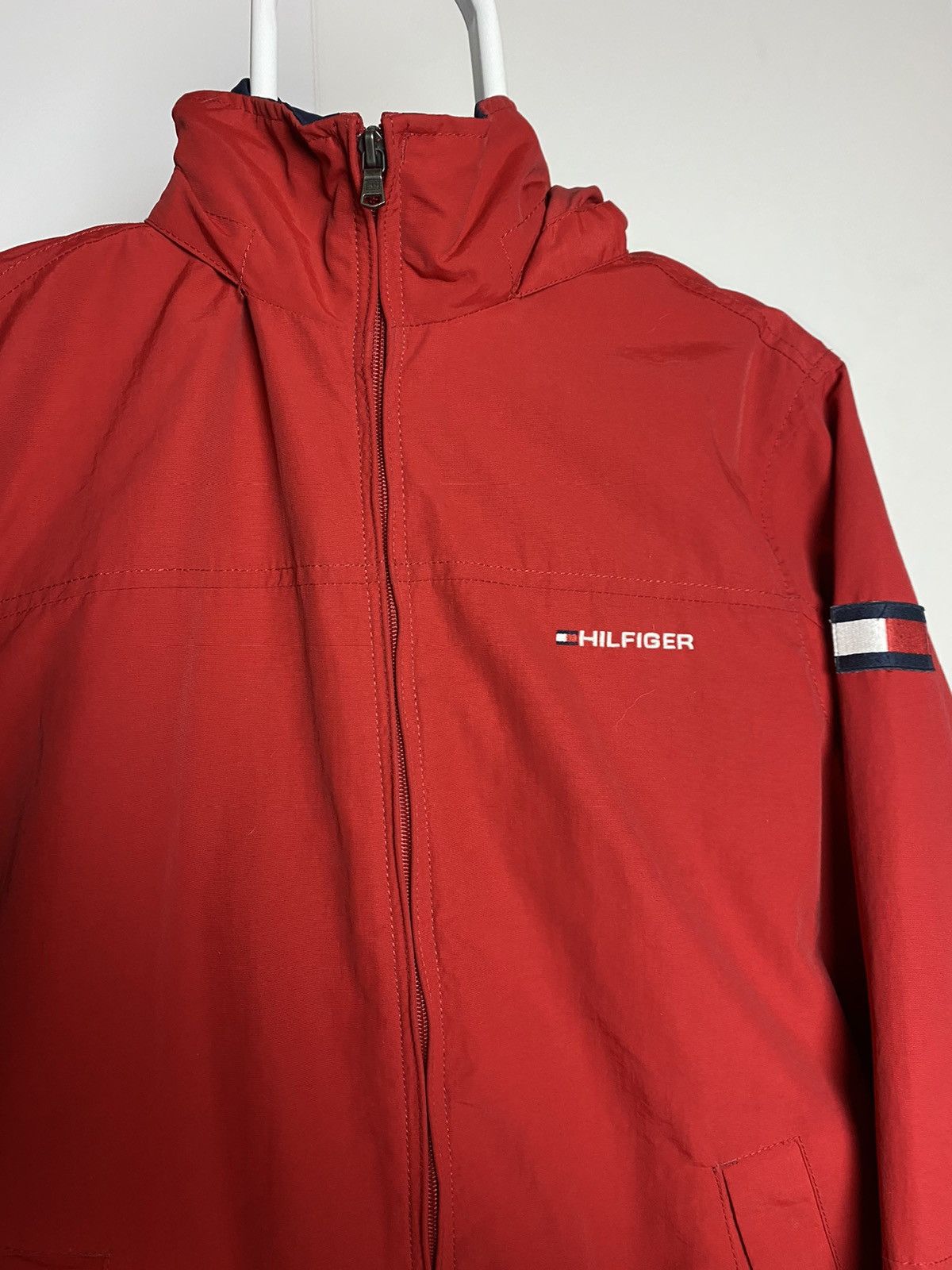 Tommy Hilfiger Tommy Hilfiger red windbreaker jacket small logo flag Size US S / EU 44-46 / 1 - 2 Thumbnail