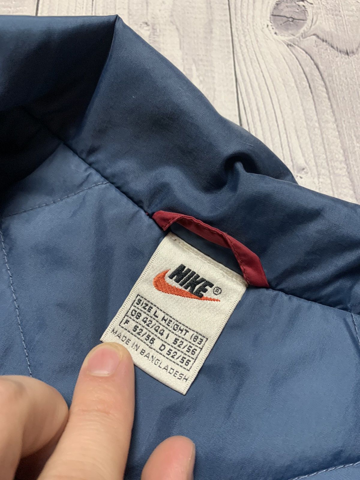 Vintage Vintage Nike jacket big logo swoosh size L Size US L / EU 52-54 / 3 - 4 Thumbnail