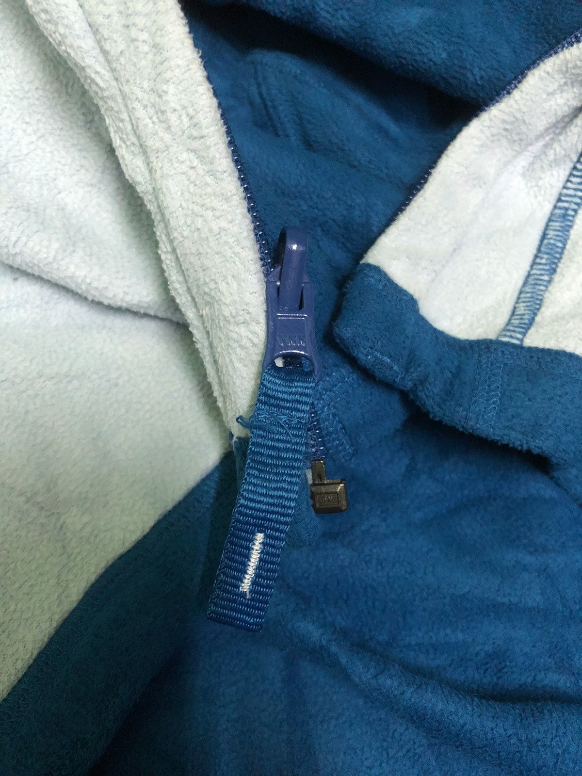 Uniqlo Uniqlo reversible fleece zipper sweater Size US XL / EU 56 / 4 - 5 Thumbnail