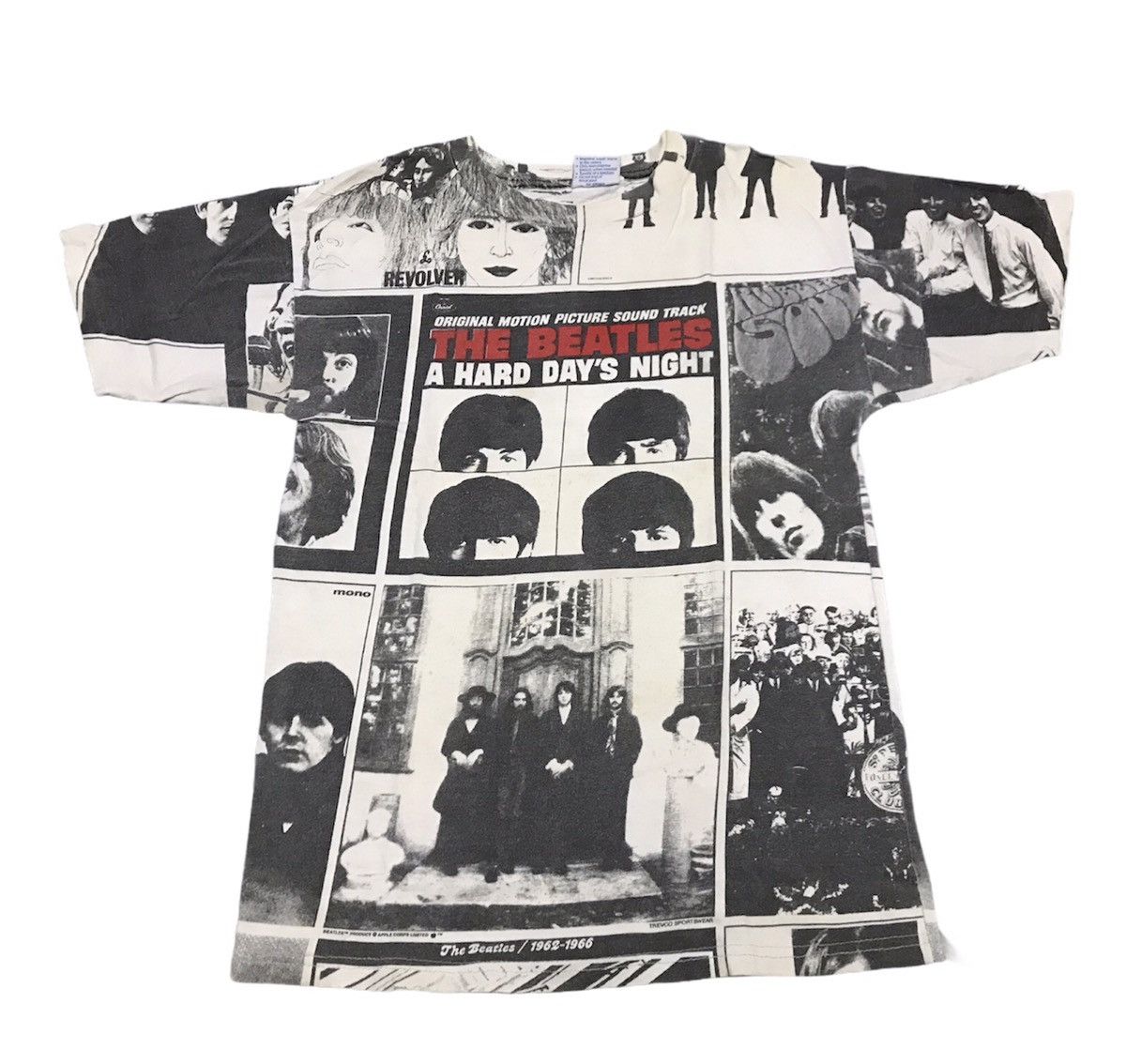 Band Tees × Hypebeast × Vintage Rare!! Vintage The Beatles Full Print Size US S / EU 44-46 / 1 - 1 Thumbnail