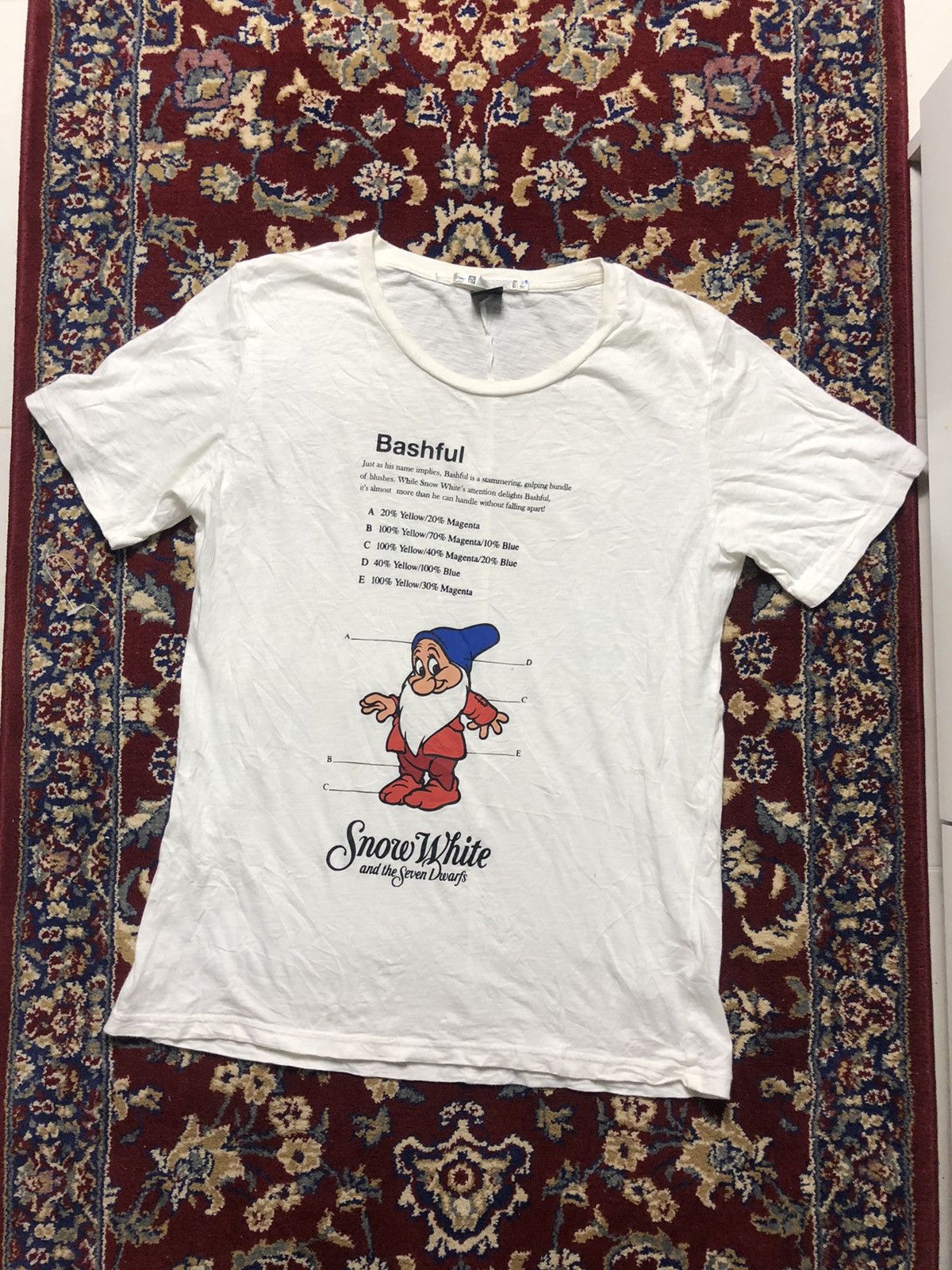 Undercover Snow White And The Seven Dwarf Uniqlo X Undercover T-Shirt Size US M / EU 48-50 / 2 - 2 Thumbnail