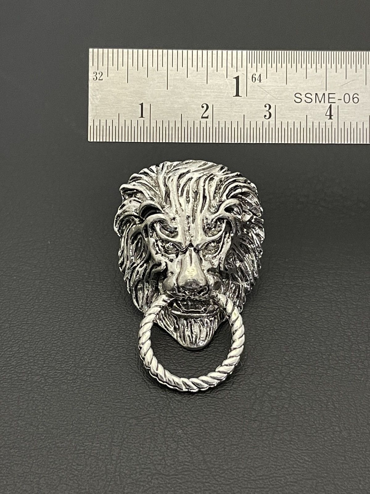 Jewelry Lion Head Vintage Silver Lapel Pin Brooch Size ONE SIZE - 6 Thumbnail