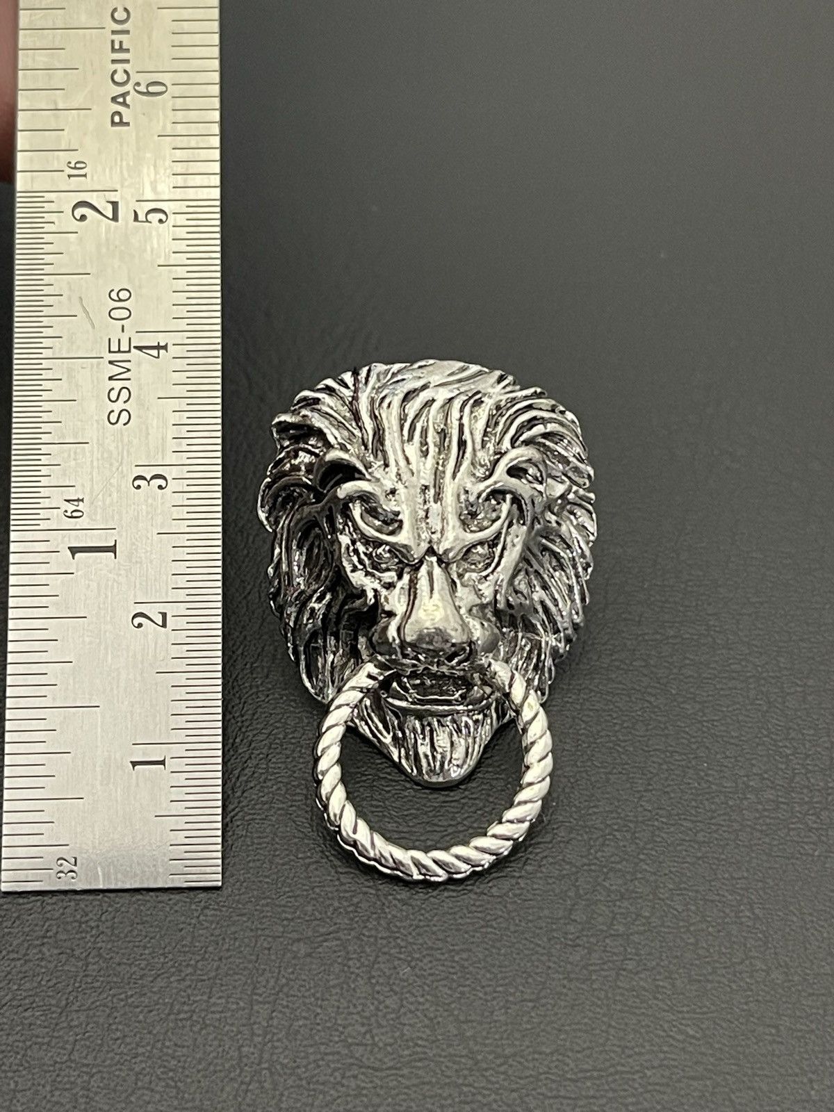 Jewelry Lion Head Vintage Silver Lapel Pin Brooch Size ONE SIZE - 5 Thumbnail