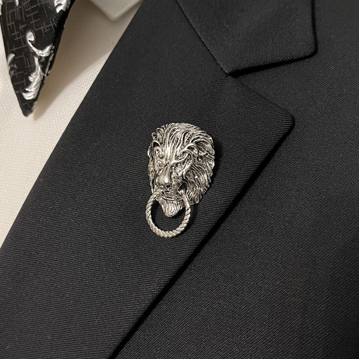 Jewelry Lion Head Vintage Silver Lapel Pin Brooch Size ONE SIZE - 2 Thumbnail