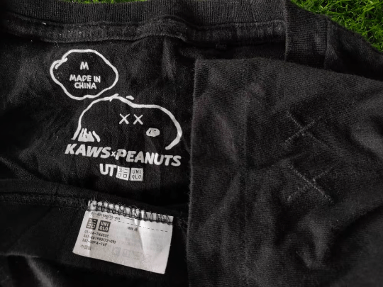 Kaws × Peanuts × Uniqlo Kaws x Peanuts x Uniqlo Tshirt Size Medium Size US M / EU 48-50 / 2 - 3 Thumbnail