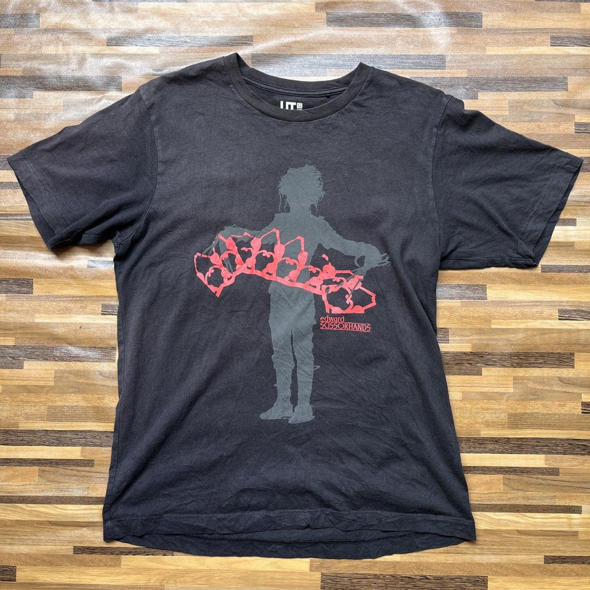 Uniqlo Edward Scissorhands Movie X Uniqlo Japan TShirt Size US M / EU 48-50 / 2 - 17 Thumbnail