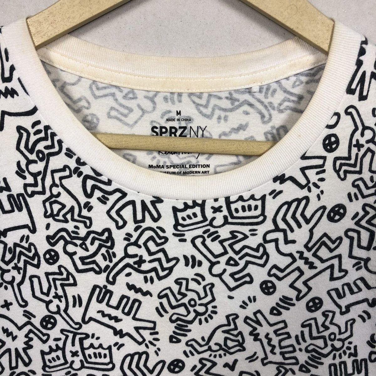 Keith Haring Y2K Keith Haring Uniqlo Full Print Tee Size US M / EU 48-50 / 2 - 4 Thumbnail