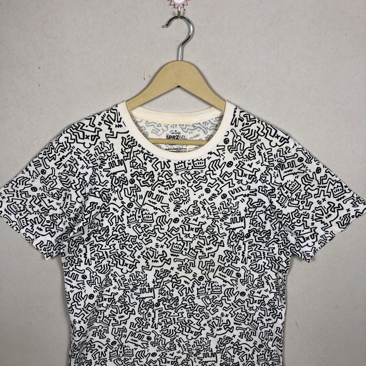 Keith Haring Y2K Keith Haring Uniqlo Full Print Tee Size US M / EU 48-50 / 2 - 3 Thumbnail