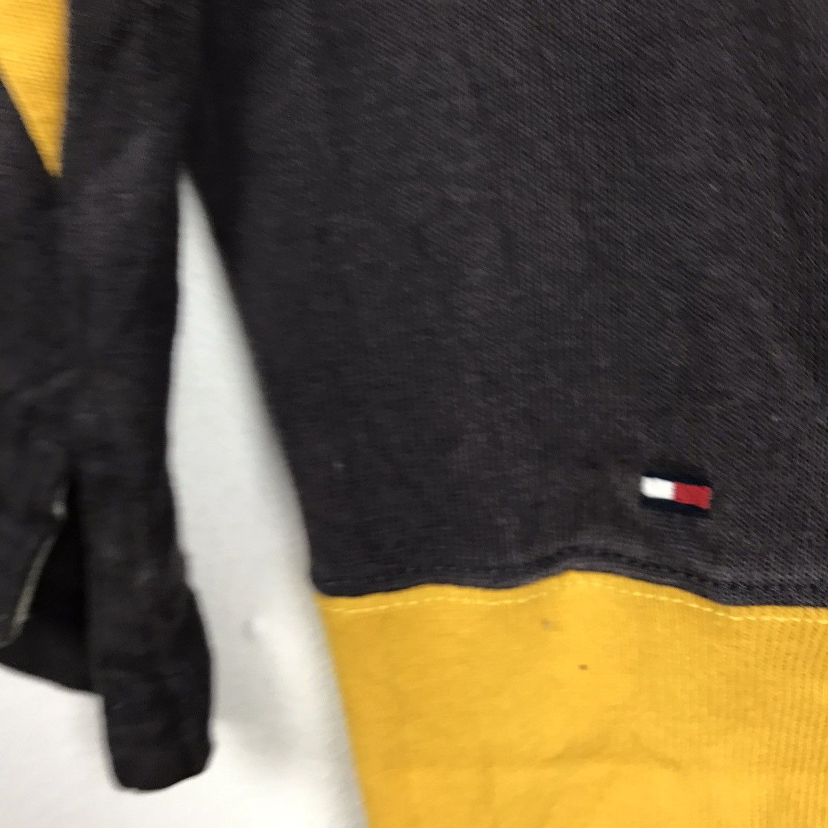 Tommy Hilfiger Vintage Tommy Hilfiger Long Sleeve Polos Rugby Shirt Size US M / EU 48-50 / 2 - 3 Thumbnail