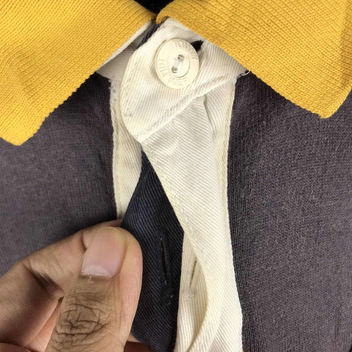 Tommy Hilfiger Vintage Tommy Hilfiger Long Sleeve Polos Rugby Shirt Size US M / EU 48-50 / 2 - 5 Thumbnail