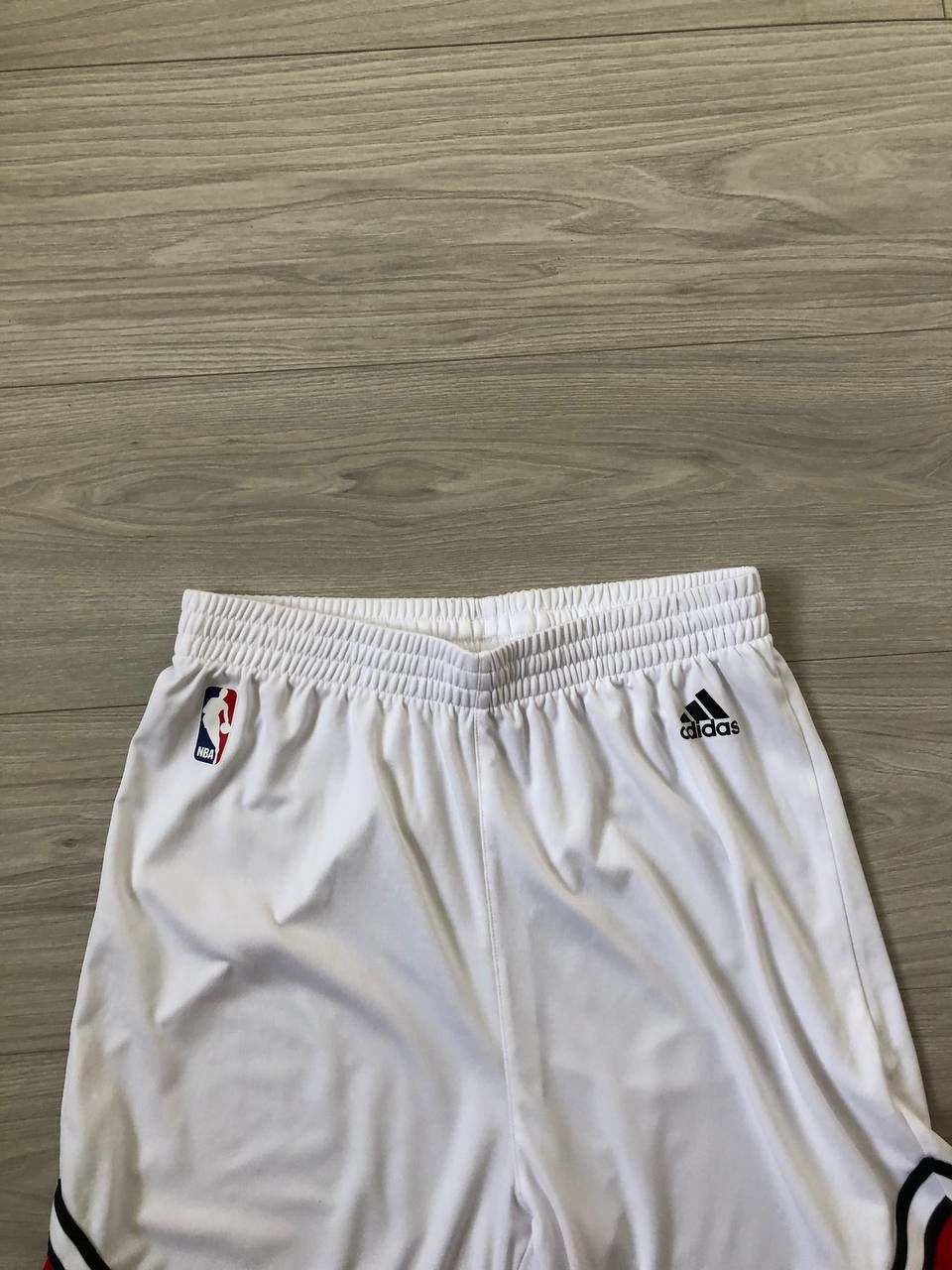 NBA Adidas Chicago Bulls NBA Shorts Basketball Size US 34 / EU 50 - 4 Thumbnail