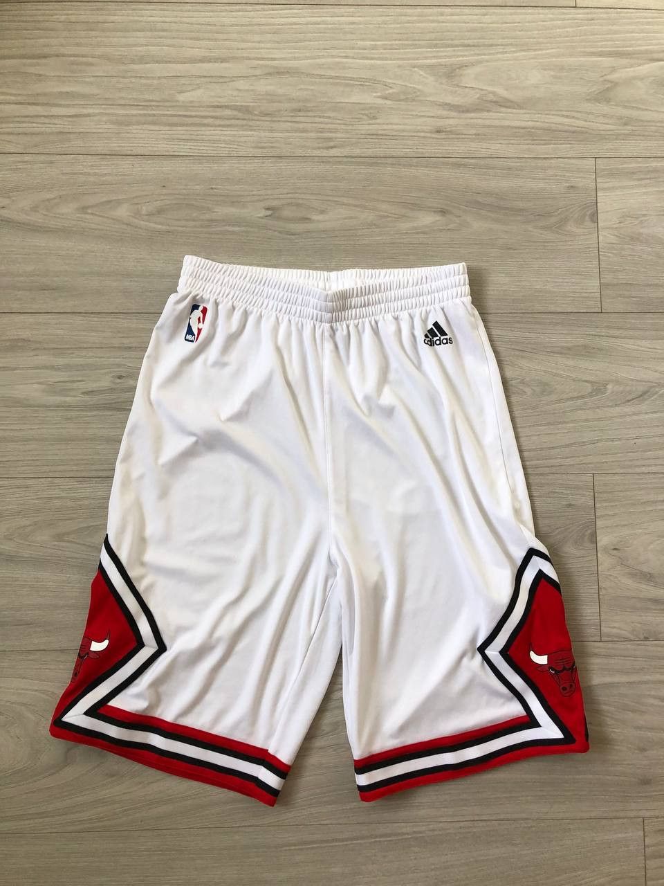 NBA Adidas Chicago Bulls NBA Shorts Basketball Size US 34 / EU 50 - 2 Thumbnail