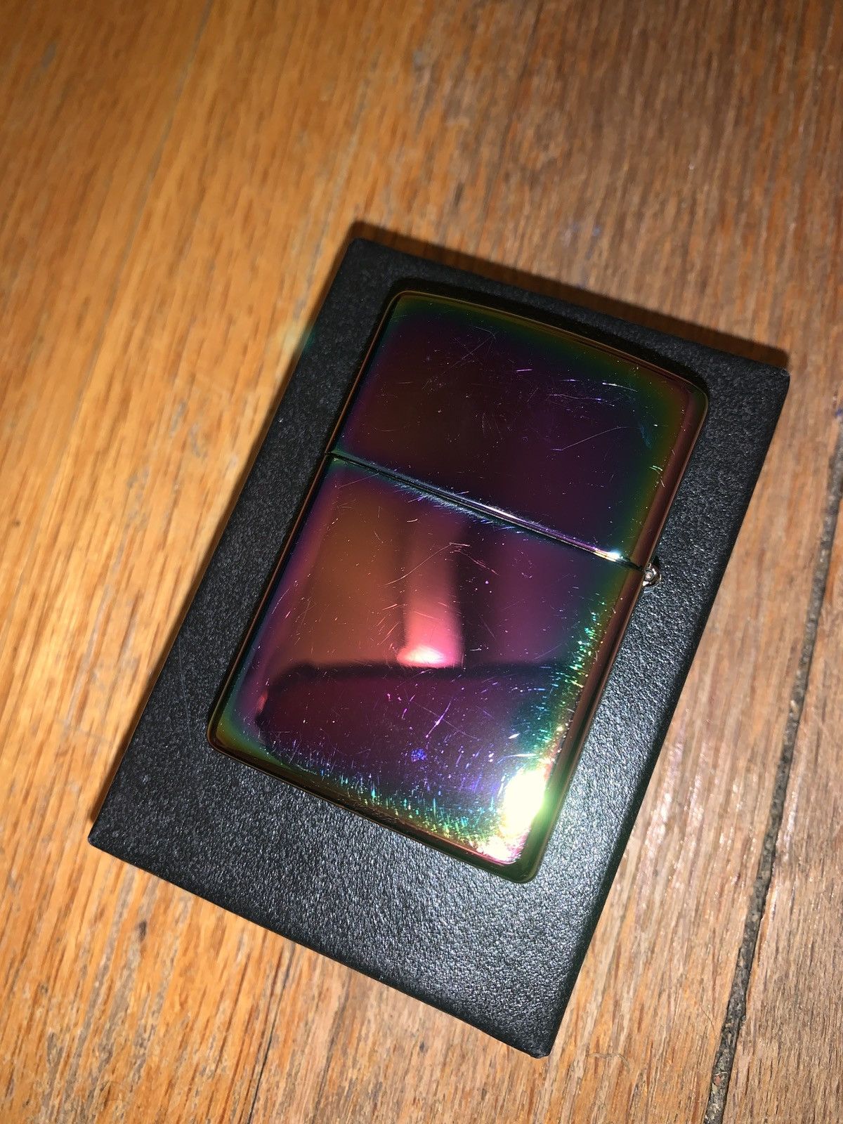 supremeの貴重な商品です！ 光ります supreme】IRIDESCENT ZIPPO