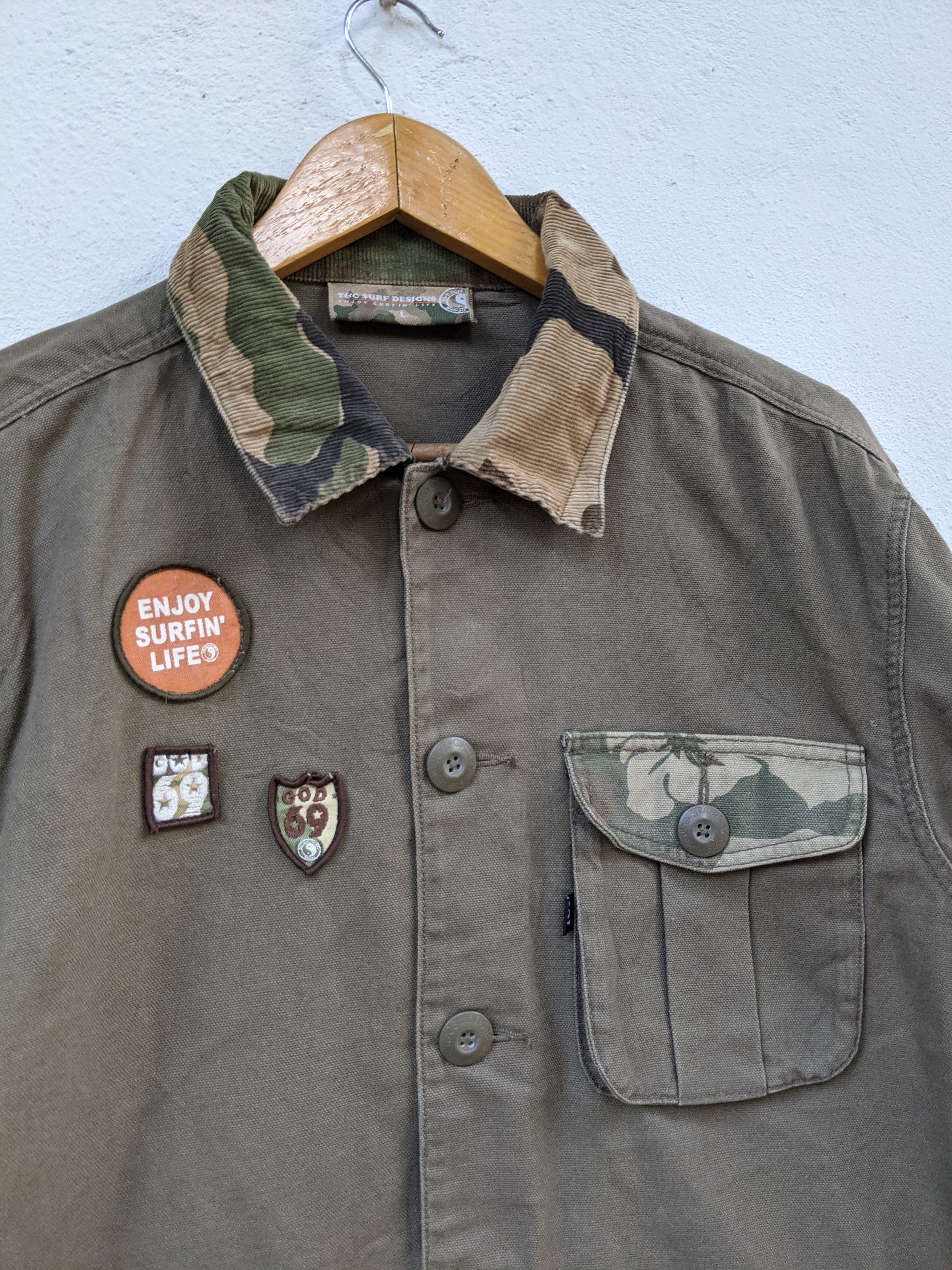 Japanese Brand T&C SURF BUTTON DOWN JACKET Size US L / EU 52-54 / 3 - 6 Thumbnail