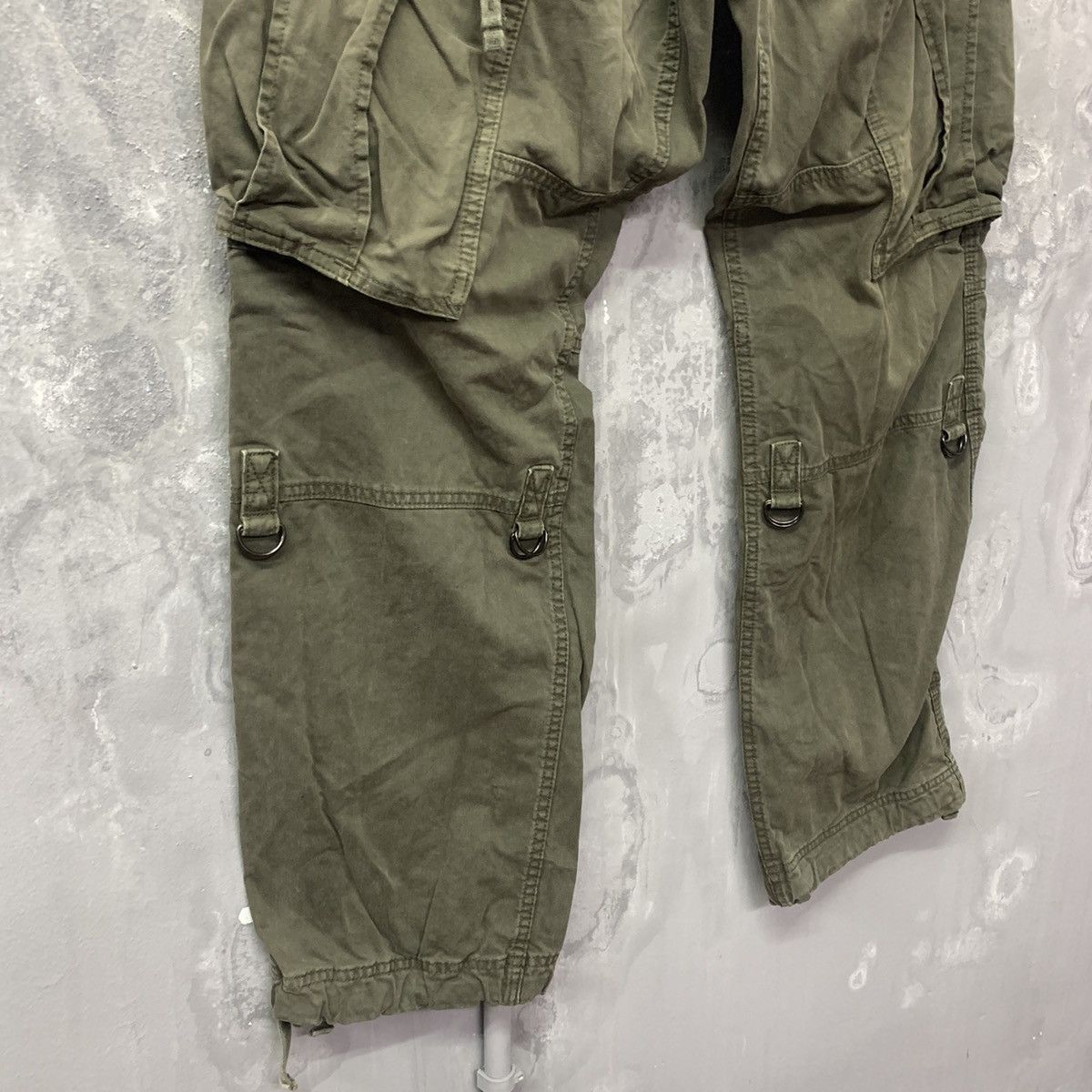 Japanese Brand Uniqlo Cargo Pants Size US 31 - 7 Thumbnail