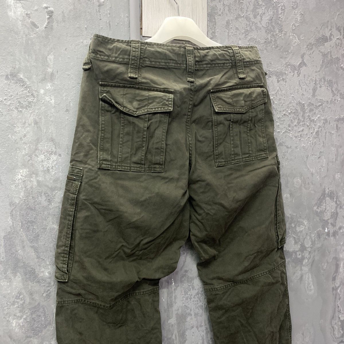 Japanese Brand Uniqlo Cargo Pants Size US 31 - 12 Thumbnail