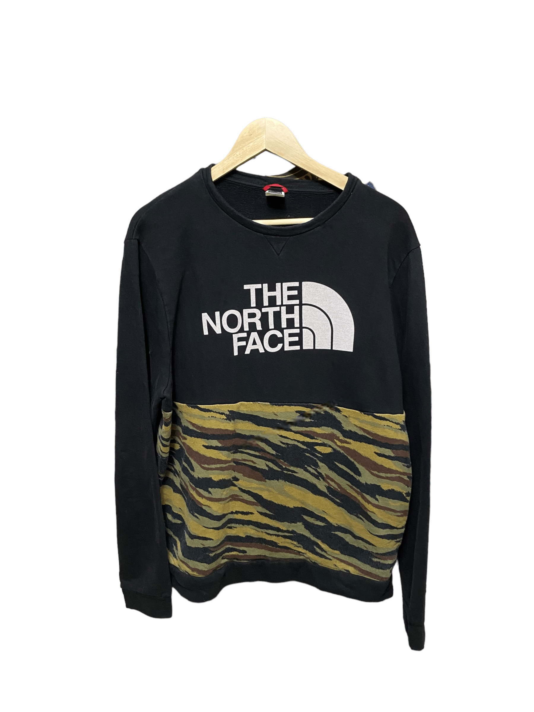 The North Face The North Face tiger camo crewneck, size L Size US L / EU 52-54 / 3 - 1 Thumbnail