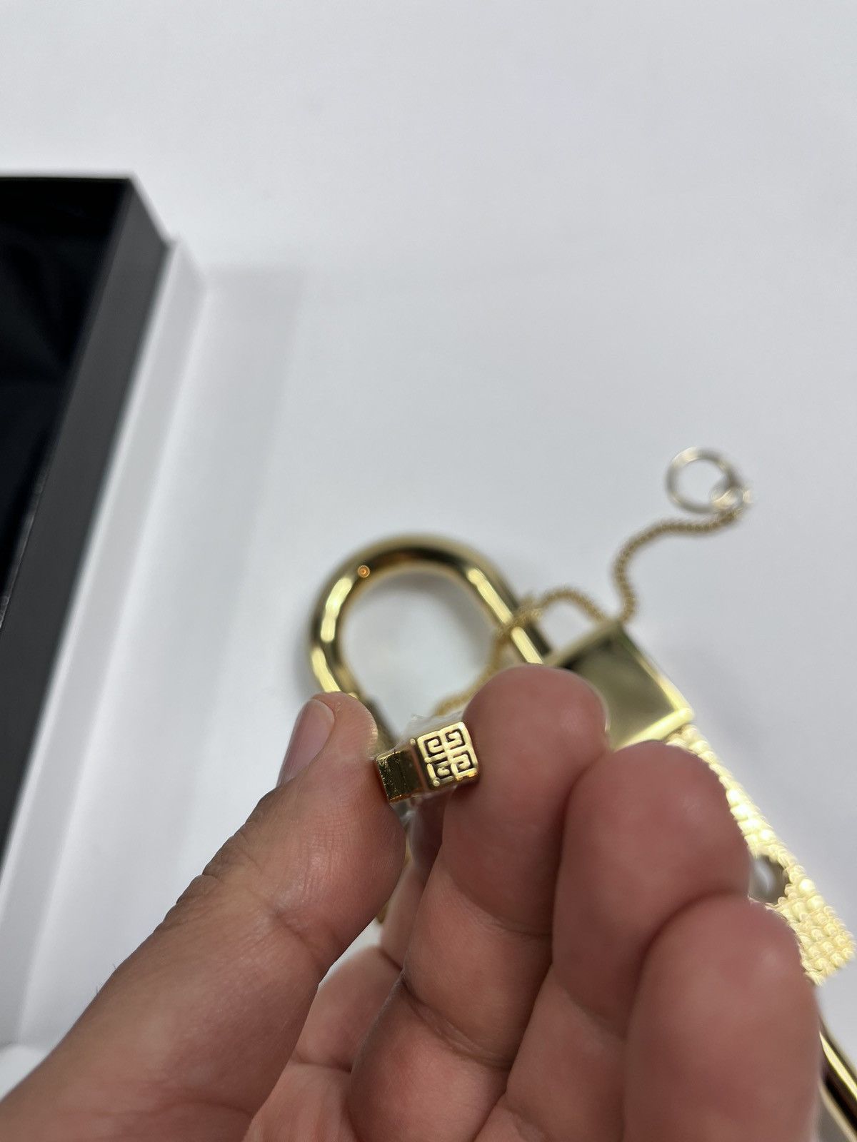 Givenchy GIVENCHY 3A CROCO OR MAXI JAUNE GOLD CROCO PADLOCK MAXI Size ONE SIZE - 7 Thumbnail