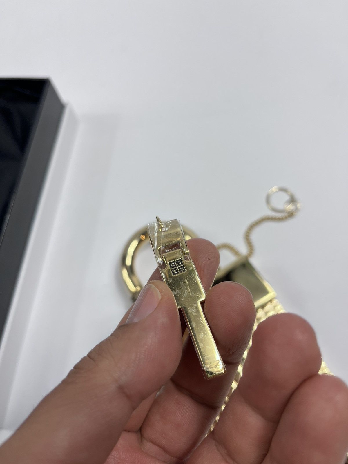 Givenchy GIVENCHY 3A CROCO OR MAXI JAUNE GOLD CROCO PADLOCK MAXI Size ONE SIZE - 8 Thumbnail