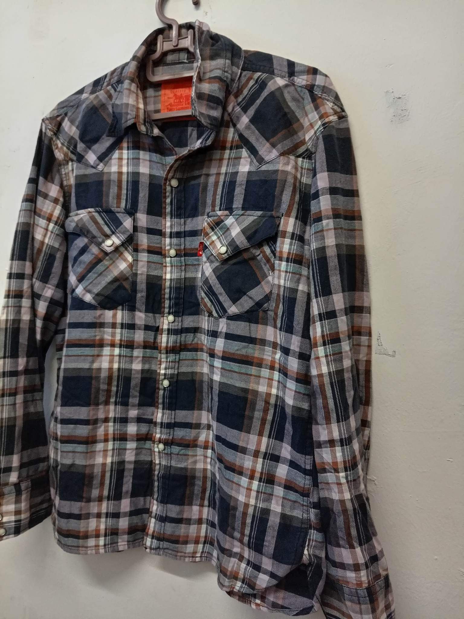 Levi's button up flannel shirt