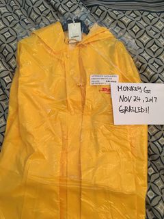 Vetements on sale dhl raincoat