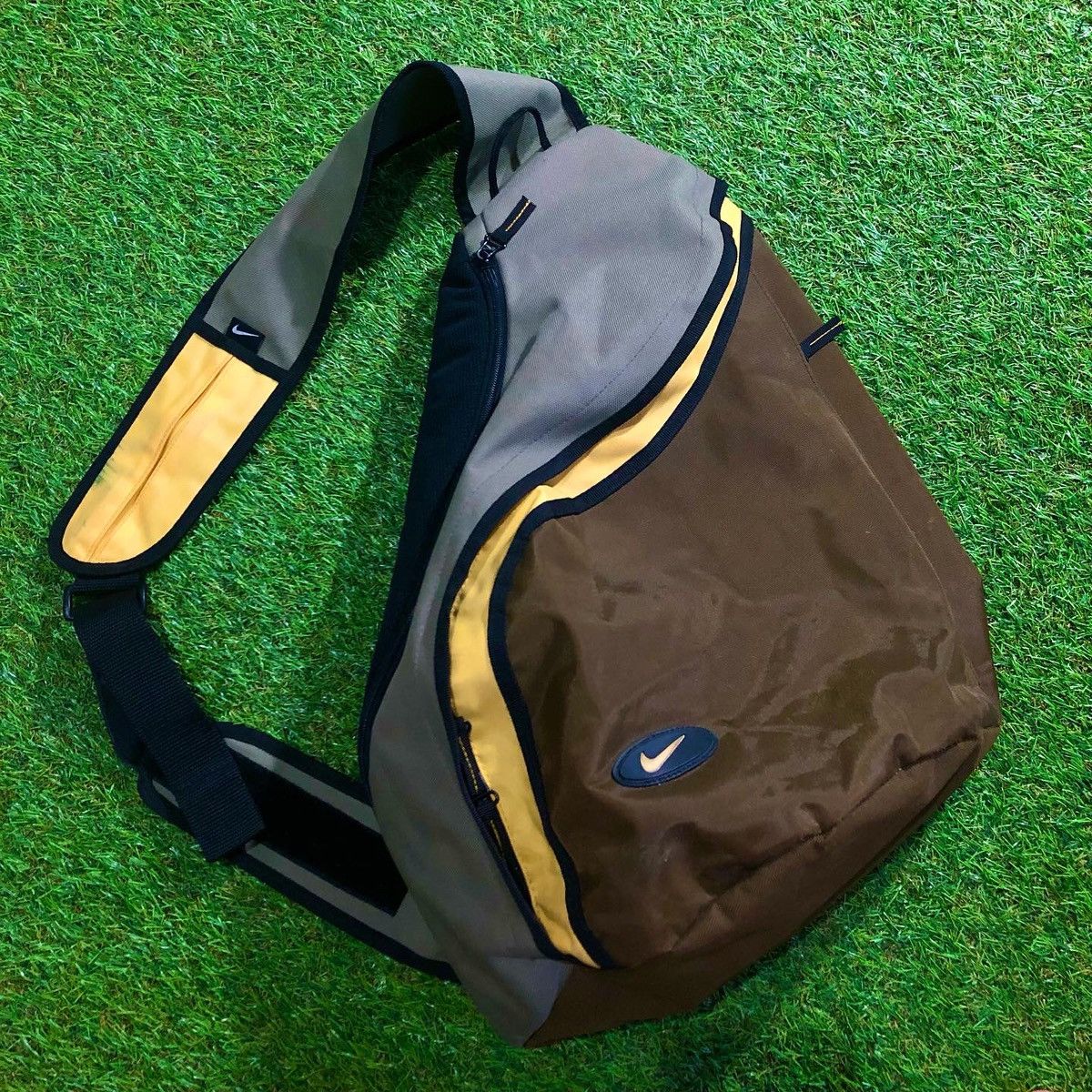 crossbody sling bag nike