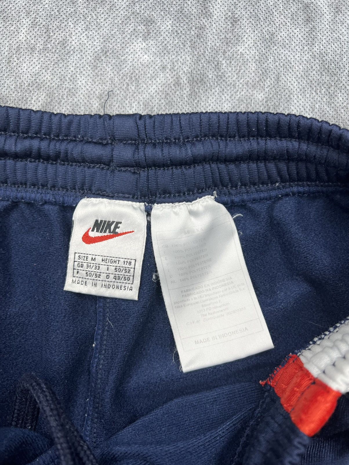 Nike 90s Vintage Nike Big Logo Shorts Size US 32 / EU 48 - 4 Thumbnail