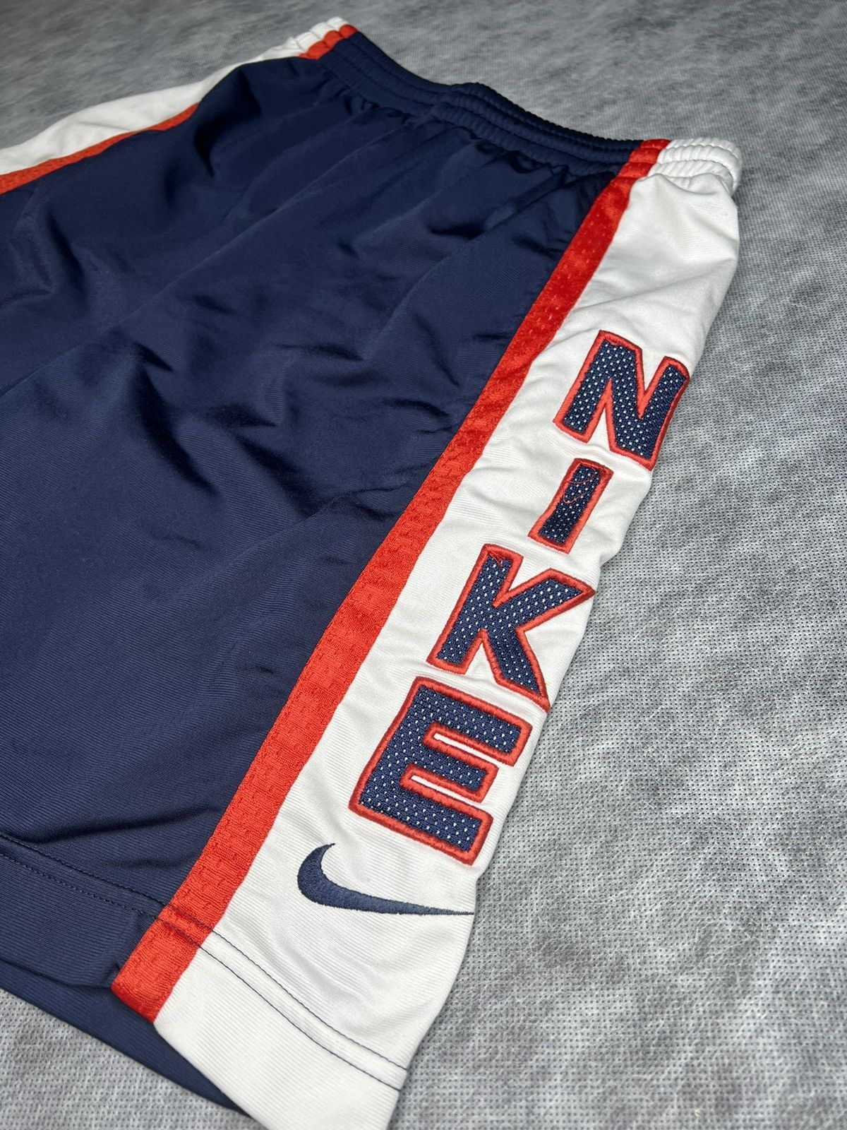 Nike 90s Vintage Nike Big Logo Shorts Size US 32 / EU 48 - 3 Thumbnail