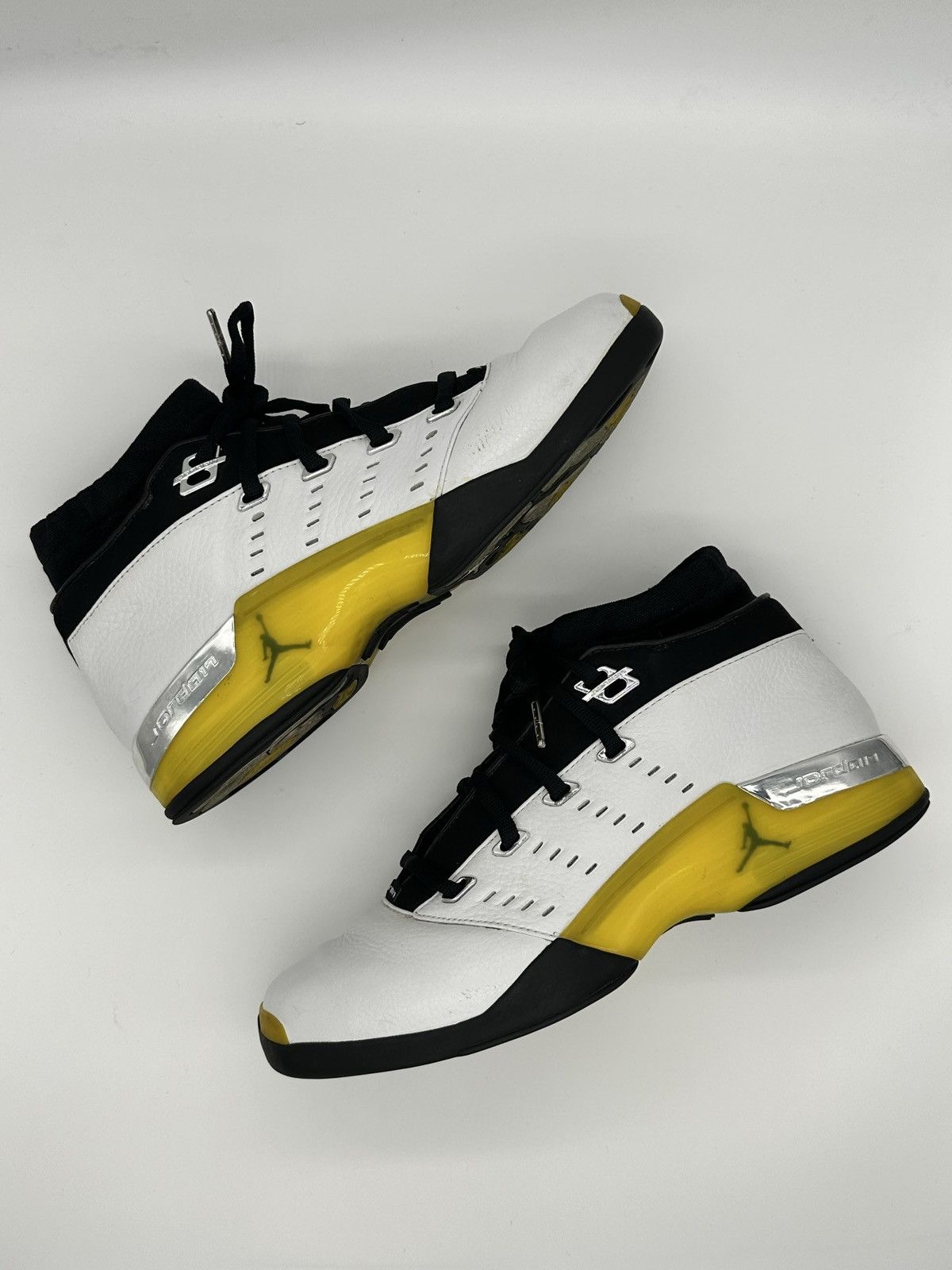 nike air jordan 17 low lightning