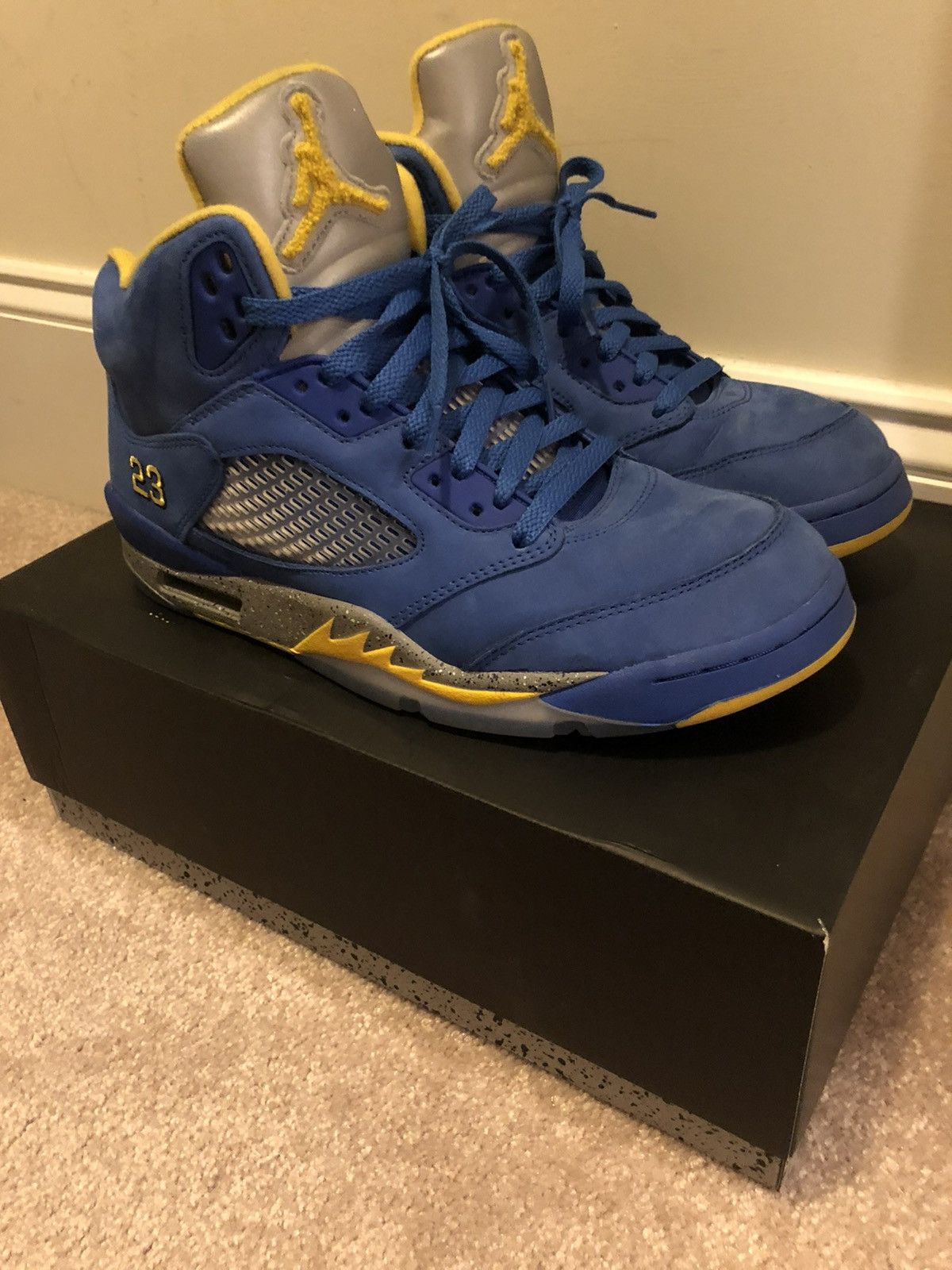image of Jordan Brand 5 Varsity Royal Shoes in Blue, Men's (Size 9)