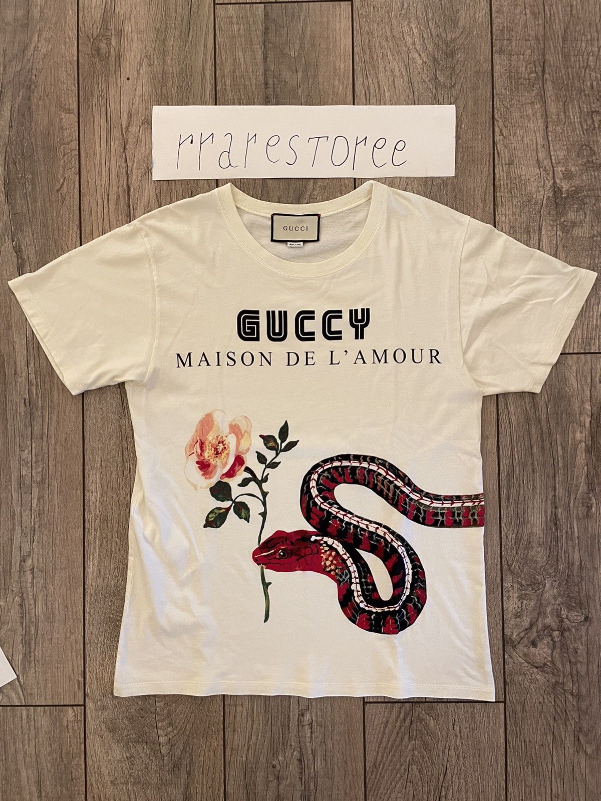 Gucci store snake tee