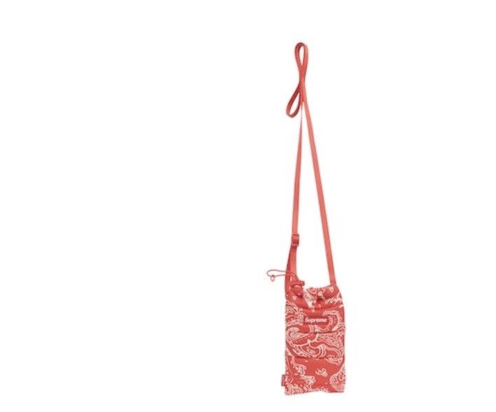 Supreme Supreme FW22 Puffer Neck Pouch in Red Bandana Paisley Size ONE SIZE - 2 Thumbnail