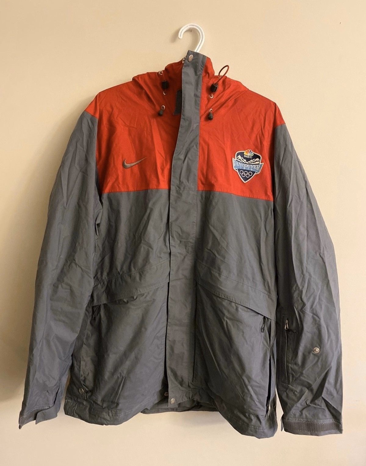Nike × Vintage NIKE ACG VANCOUVER 2010 OLYMPIC NBC STAFF JACKET Size US XL / EU 56 / 4 - 1 Thumbnail