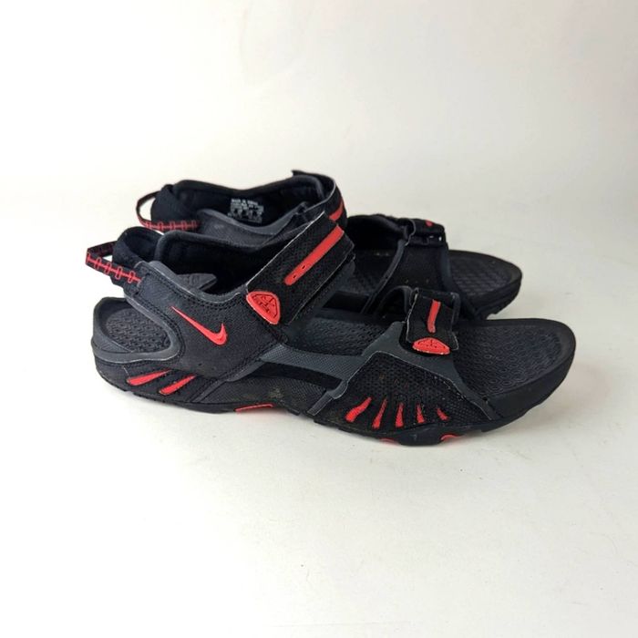 acg sandals womens