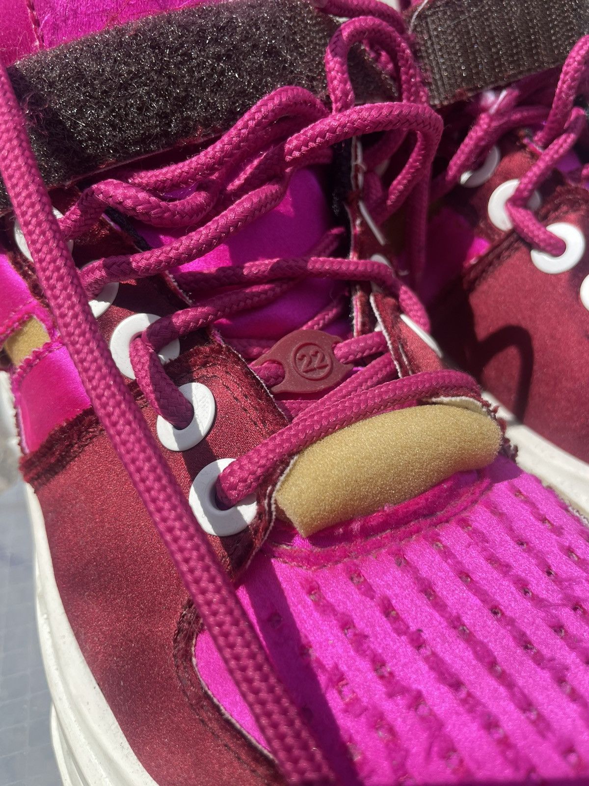 Maison Margiela Maison Margiela Fuchsia Retro Fit Chunky Satin Sneakers Size US 8 / IT 38 - 8 Thumbnail