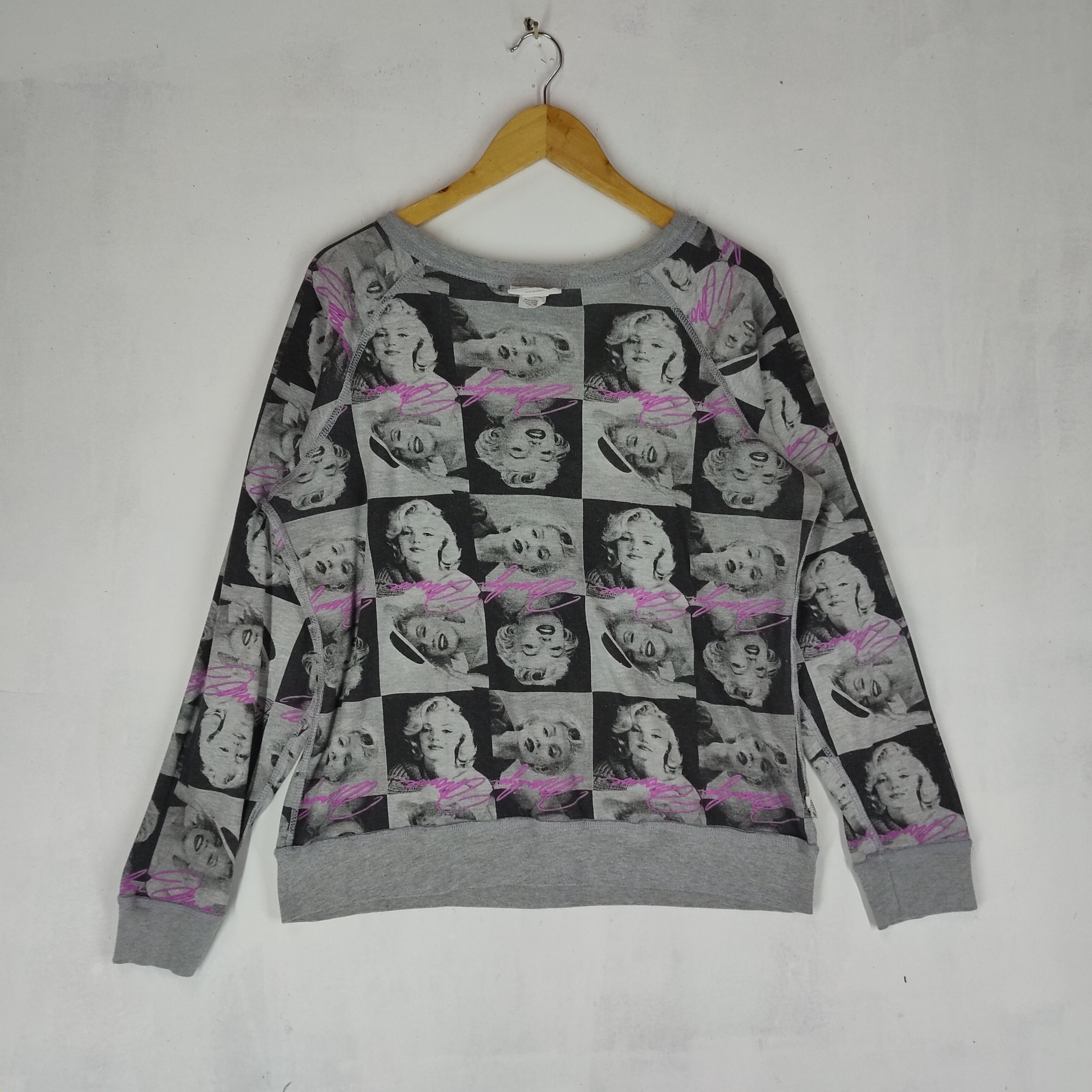 Other MARILYN MONROE REVERSIBLE Full Print Lightweight Sweatshirt Size US L / EU 52-54 / 3 - 6 Thumbnail