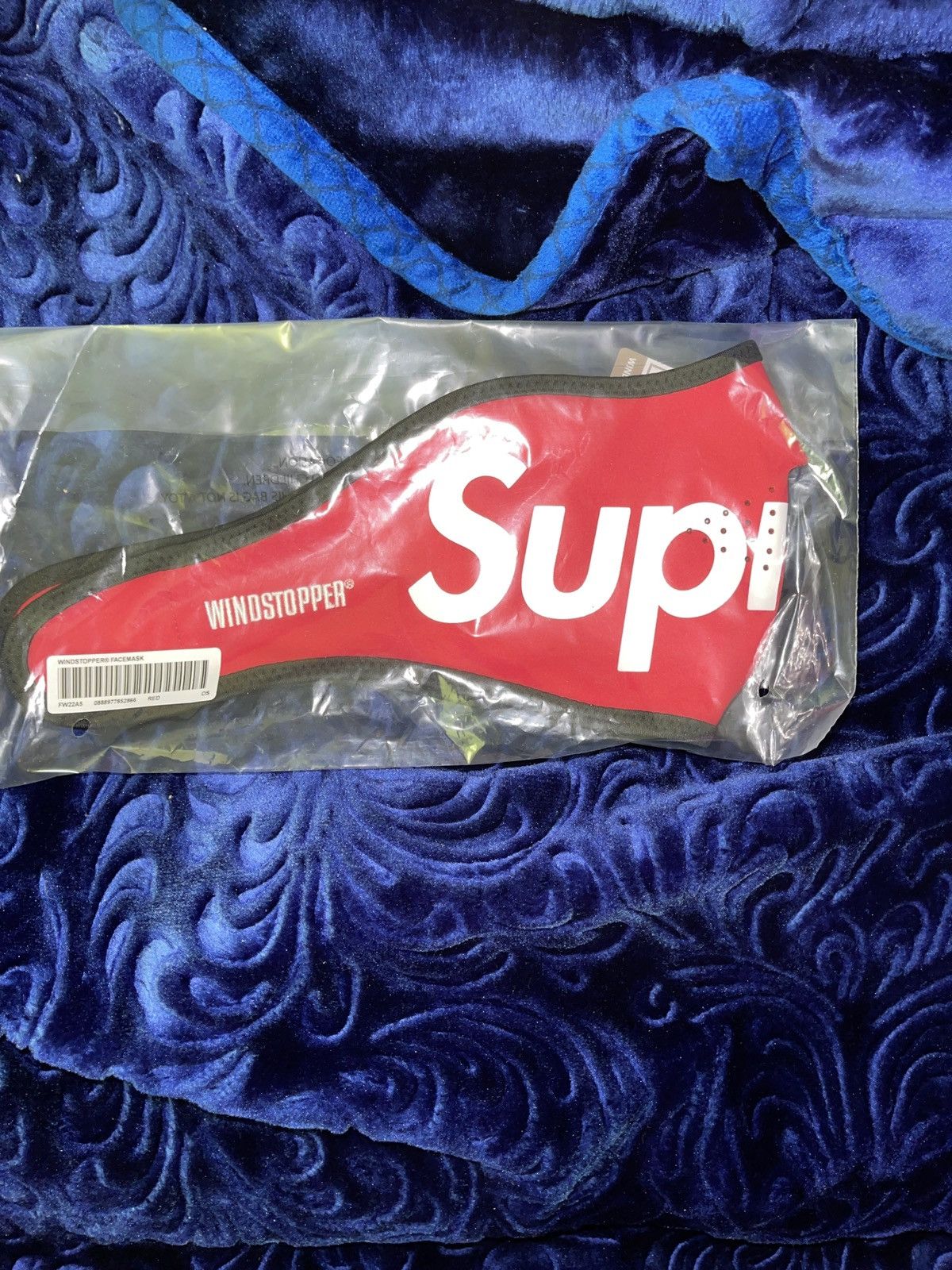 Buy Supreme x WINDSTOPPER Facemask 'Red' - FW22A5 RED