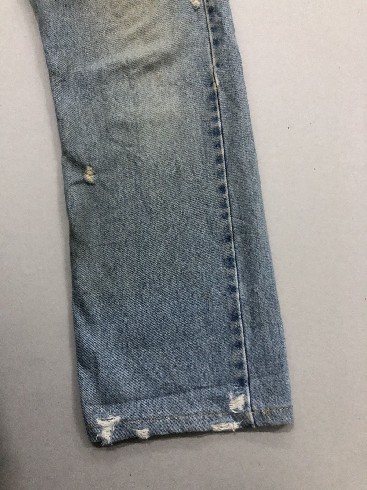 Levi's Vintage Levi’s 505 Distressed Denim Jeans Size US 32 / EU 48 - 4 Thumbnail