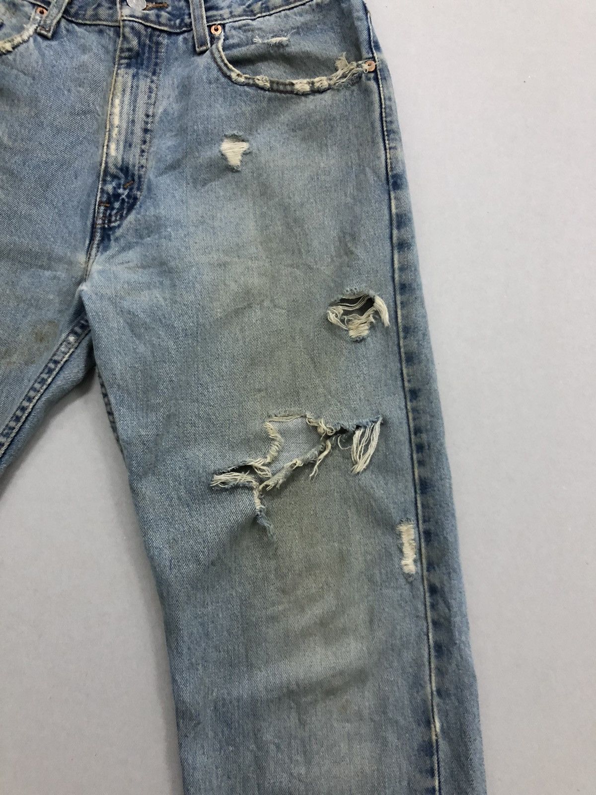 Levi's Vintage Levi’s 505 Distressed Denim Jeans Size US 32 / EU 48 - 3 Thumbnail
